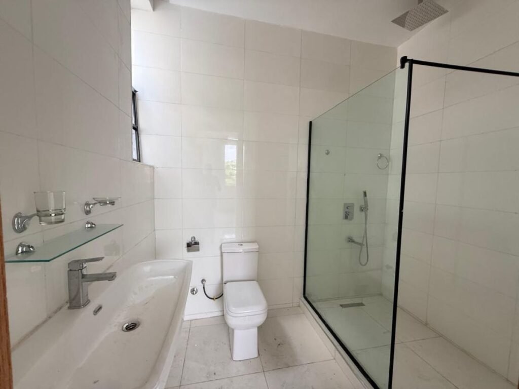 Most Affordable 2 Bedroom Apartment in High Brow Areaa