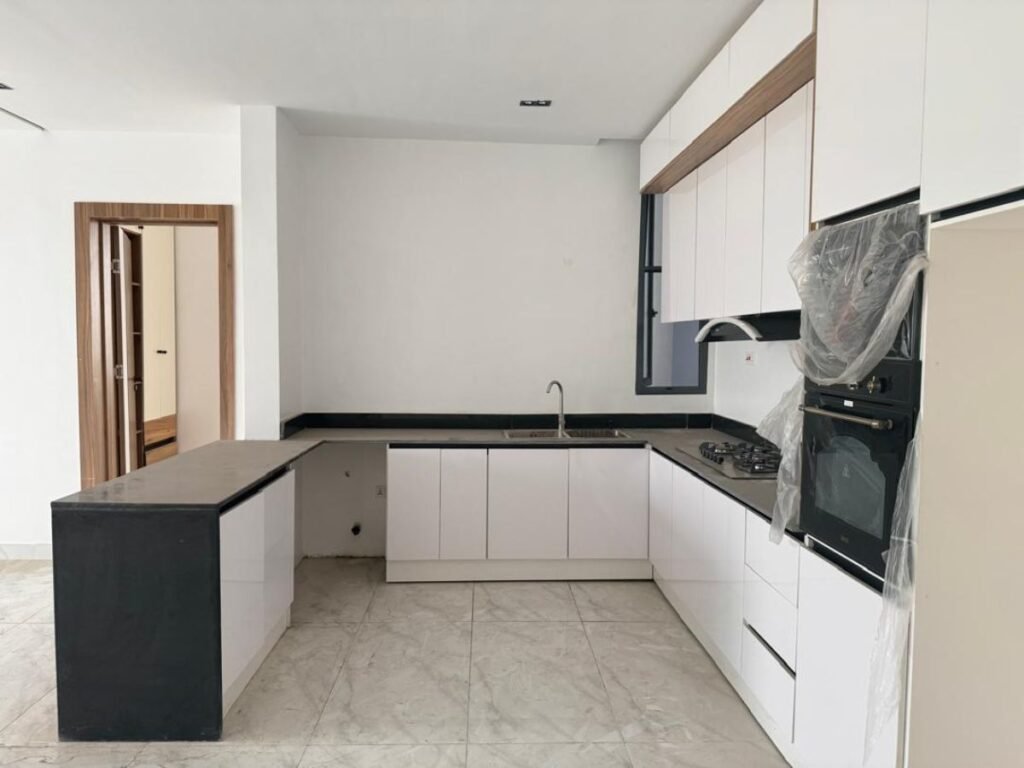 Most Affordable 2 Bedroom Apartment in High Brow Areaa