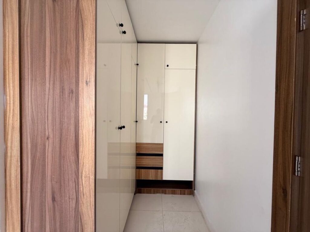 Most Affordable 2 Bedroom Apartment in High Brow Areaa