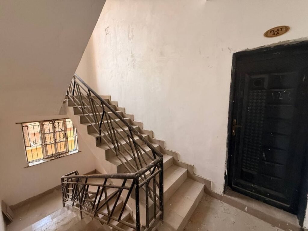 Renovated and Fully Upgraded 2 Bedroom Flat