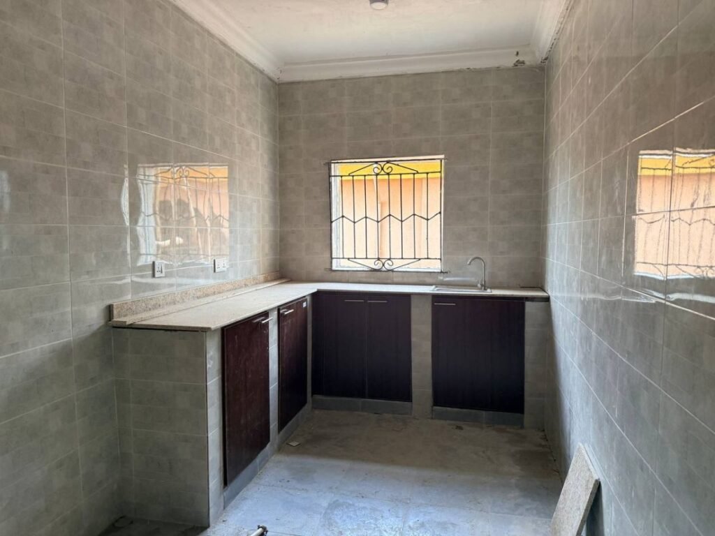 Renovated and Fully Upgraded 2 Bedroom Flat
