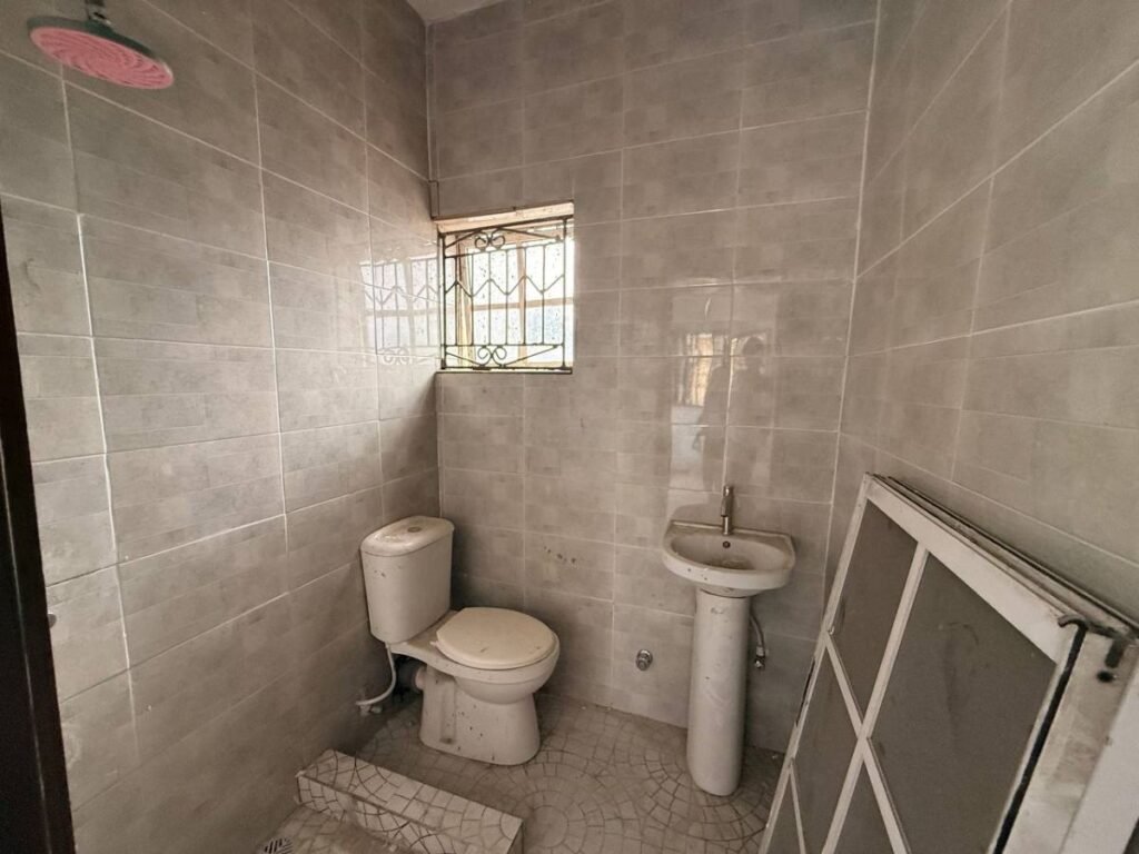 Renovated and Fully Upgraded 2 Bedroom Flat
