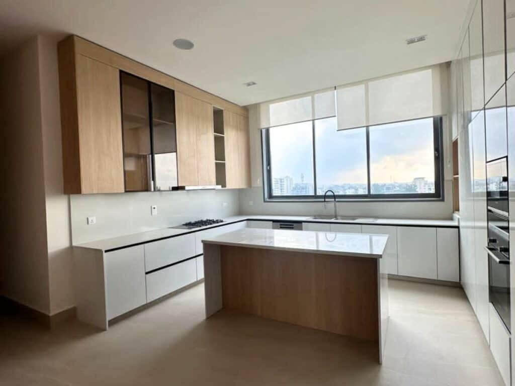 Ultra-Luxury 3-Bedroom apartment with BQ