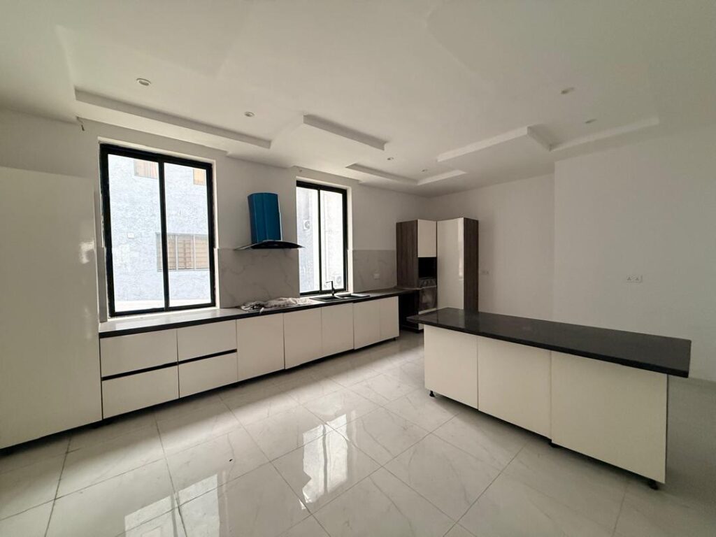 Luxury 6 Bedrooms Duplex with Elevator and Rooftop Terrace