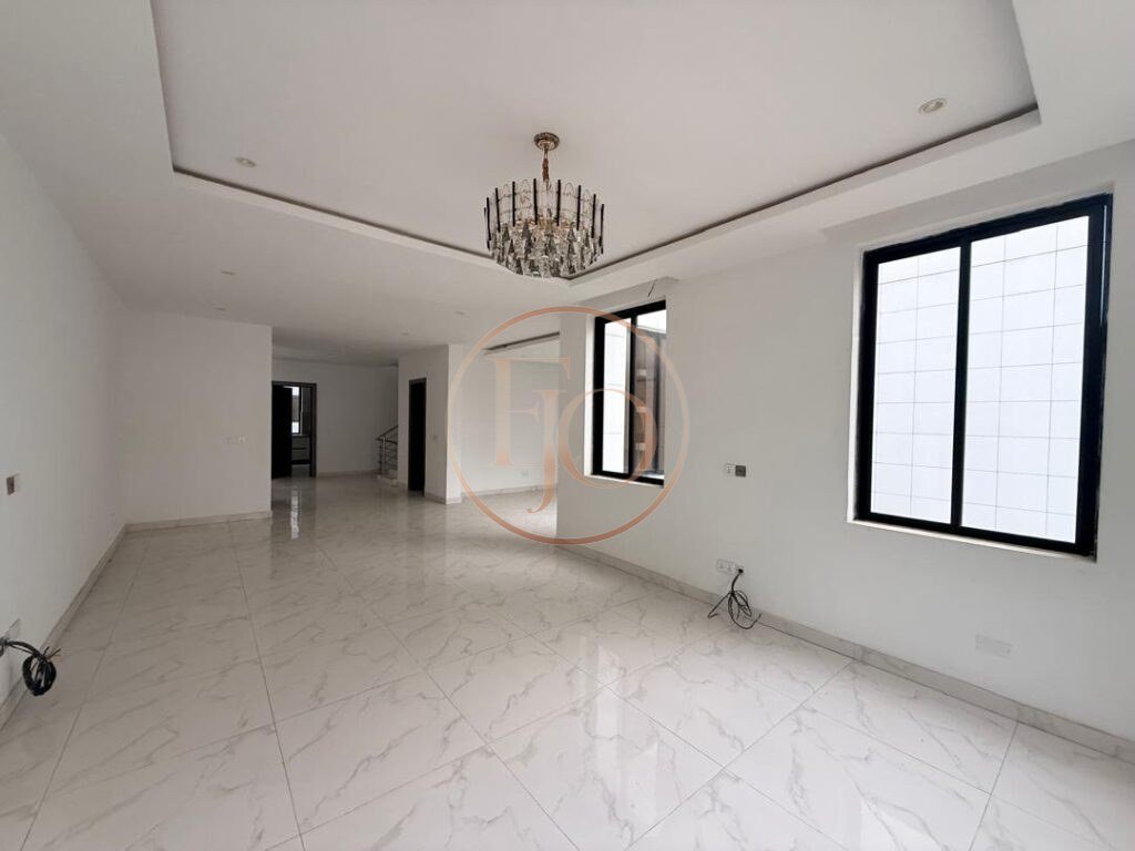 Luxury 6 Bedrooms Duplex with Elevator and Rooftop Terrace