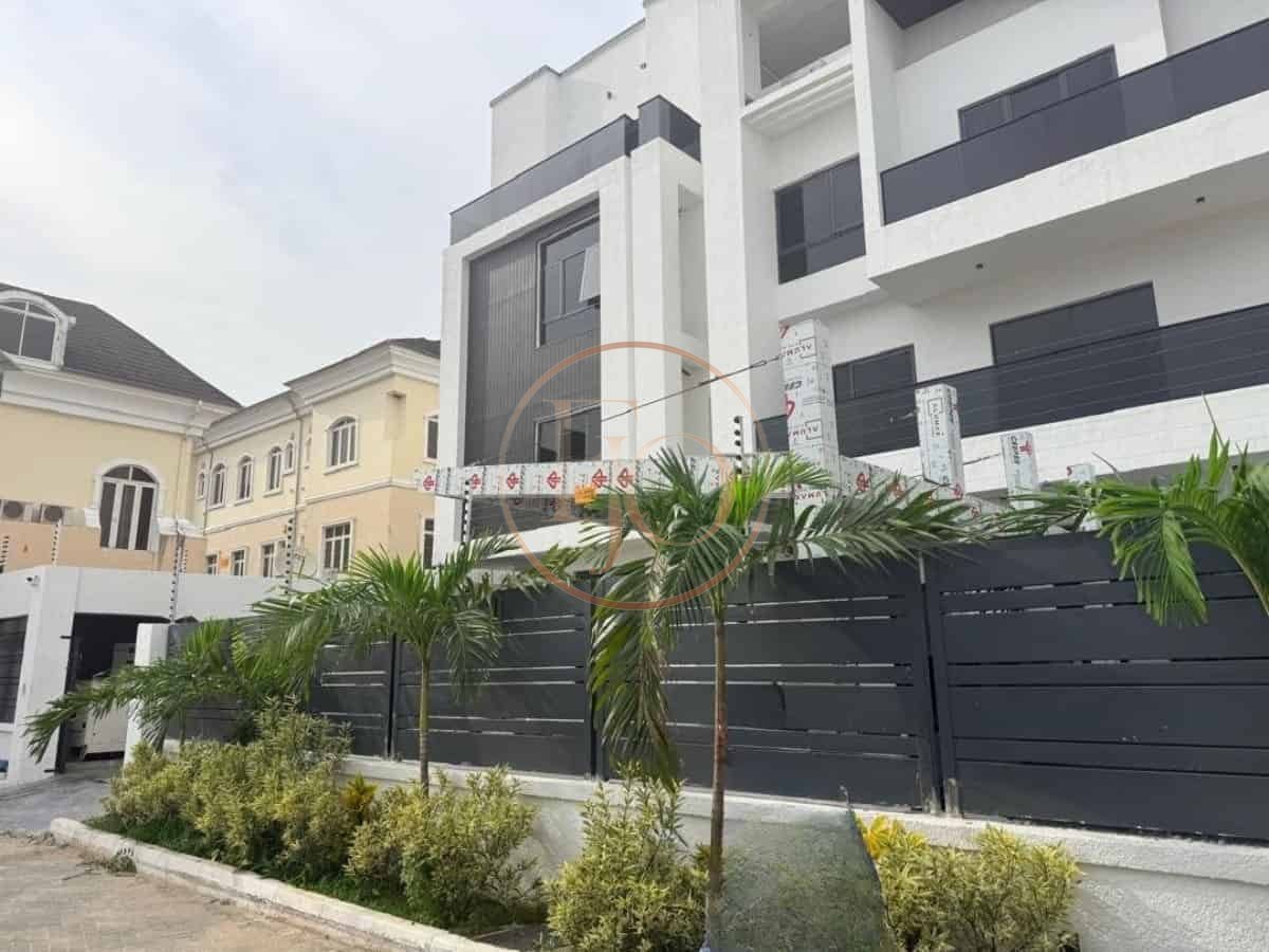 Luxury 6 Bedrooms Duplex with Elevator and Rooftop Terrace
