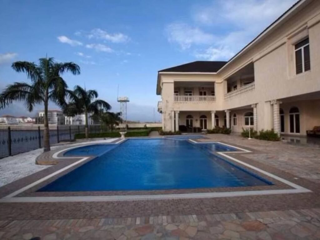 7-bedroom-waterfront-mansion-with-private-jetty-banana-island Lagos