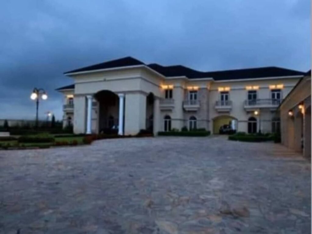 7-bedroom-waterfront-mansion-with-private-jetty-banana-island Lagos
