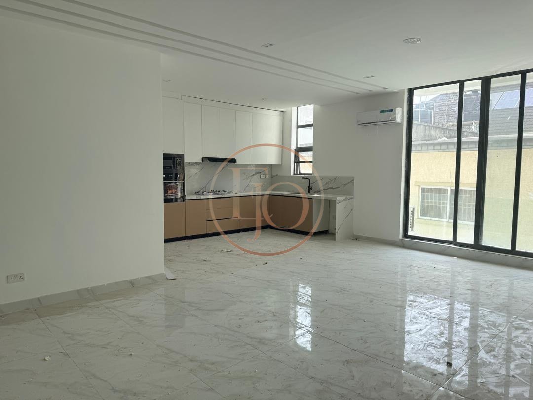 Luxury 1 Bedroom Apartment with Rooftop Swimming Pool, High Demand Property
