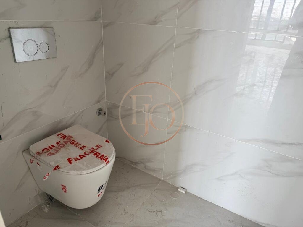 Luxury 1 Bedroom Apartment with Rooftop Swimming Pool, High Demand Property