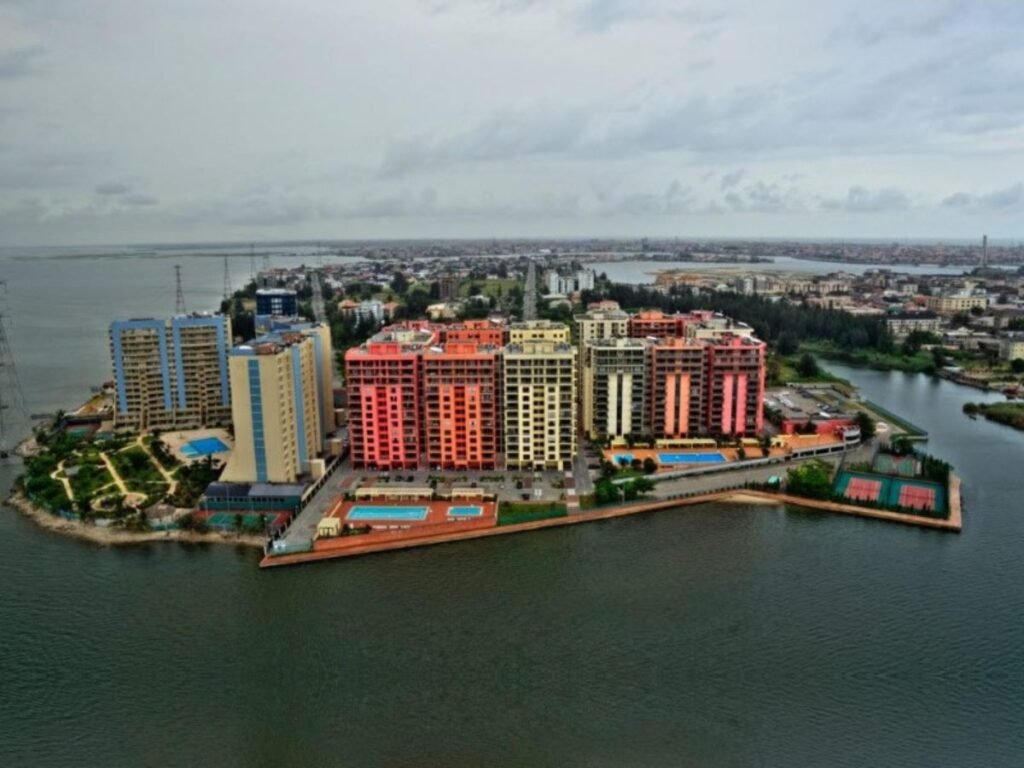 Fully Furnished Waterfront 3 Bedrooms