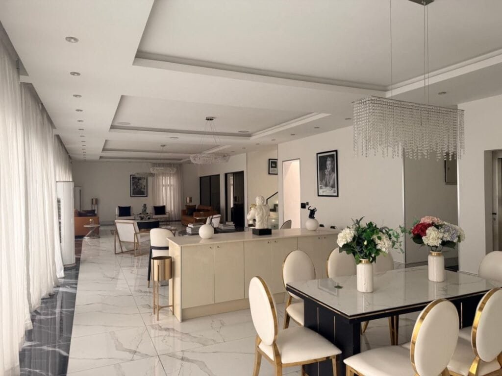 Lifetime Asset 5 Bedroom Waterfront Mansion with Private Jetty