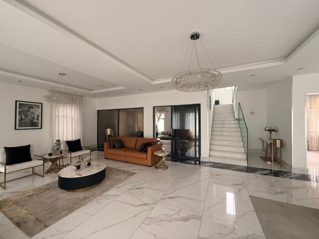 Waterfront Mini-Estate 5 Units of 5-Bedroom Mansions on 4600 Sqm