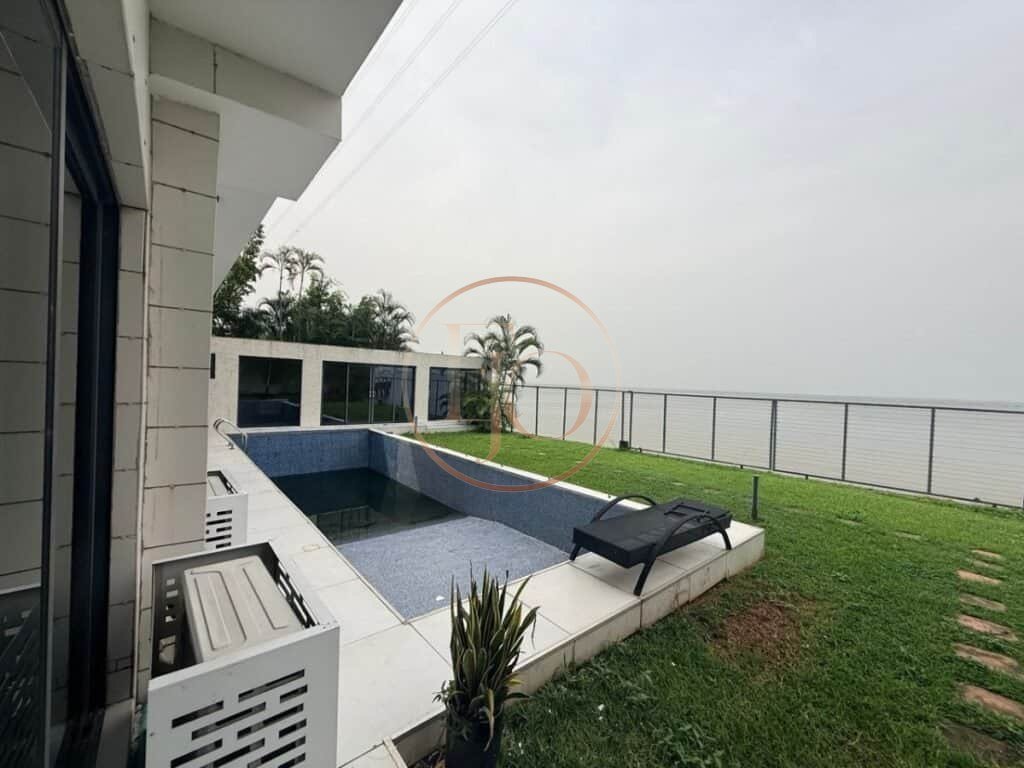 Waterfront Mini-Estate 5 Units of 5-Bedroom Mansions on 4600 Sqm