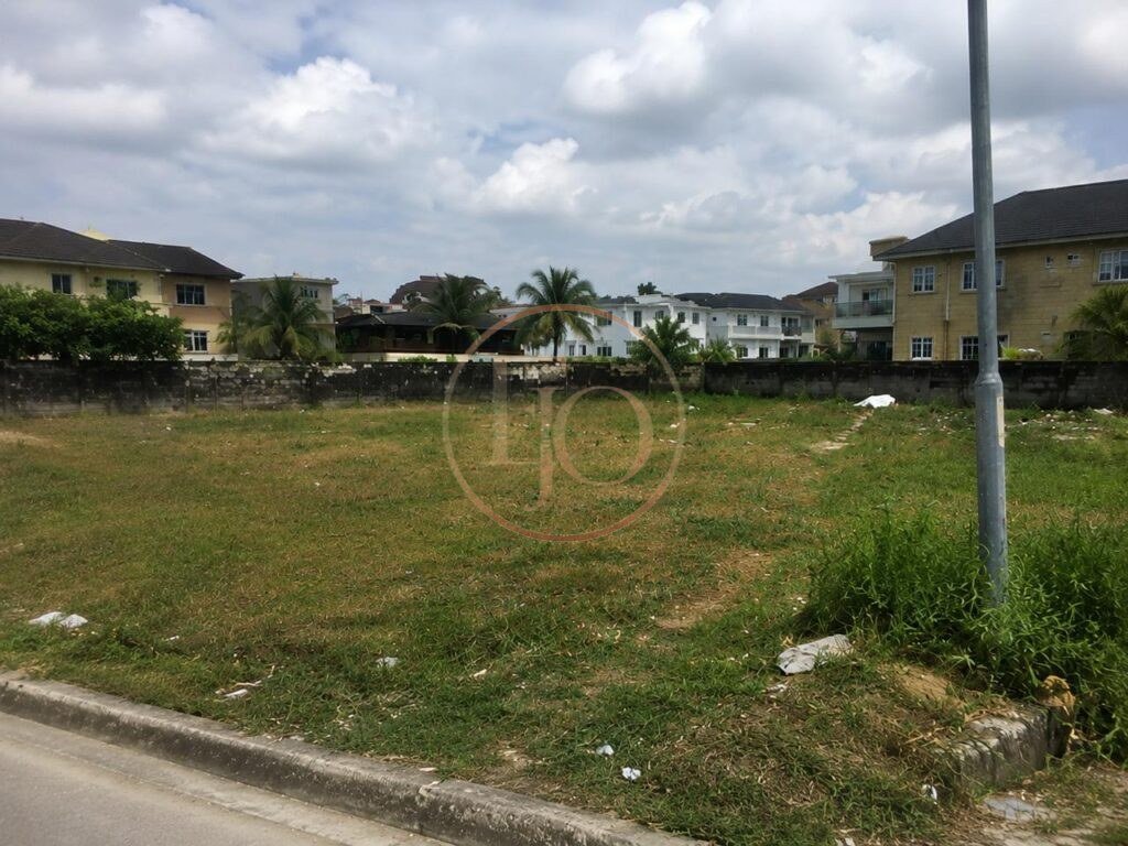 Best Price. 1000sqm Prime Plot of Land
