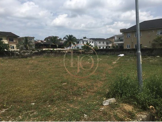 Best Price. 1000sqm Prime Plot of Land