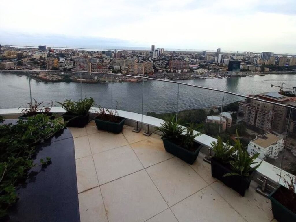 Ultra-Luxury High-Rise | 4 Bedroom Maisonette Lagoon View