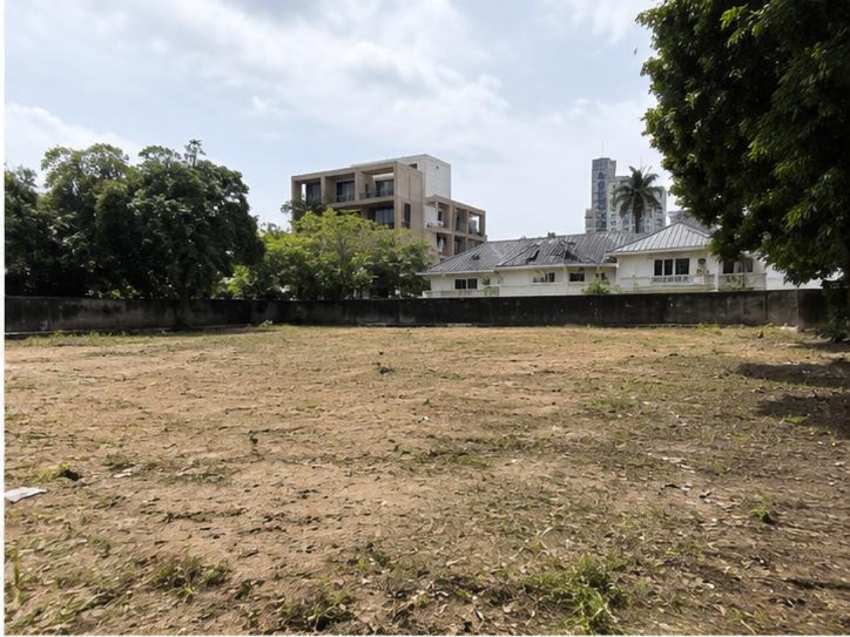 Prime 2,281.291sqm Trophy Development Site