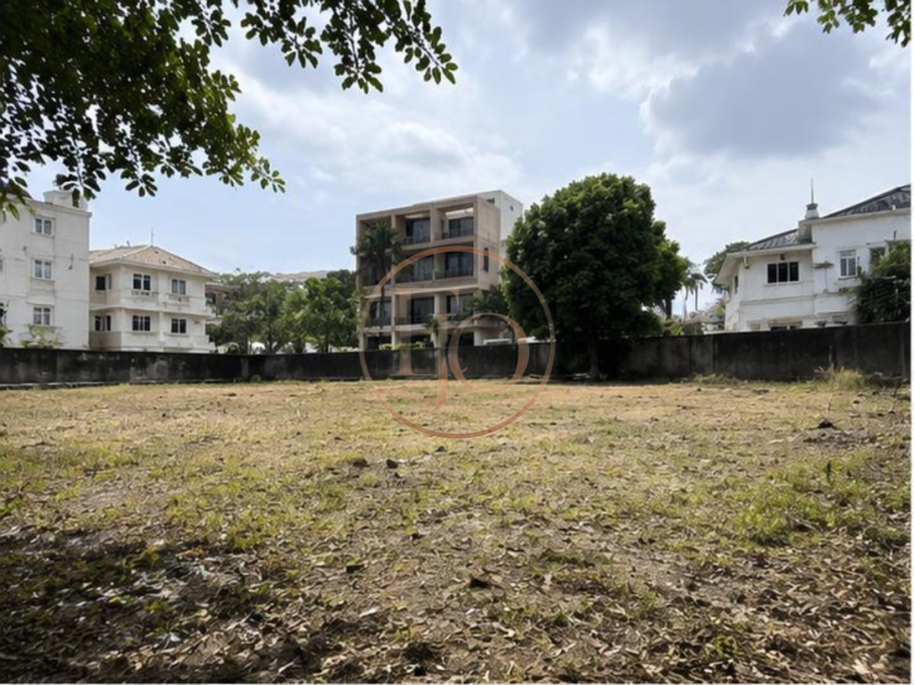 Prime 2,281.291sqm Trophy Development Site
