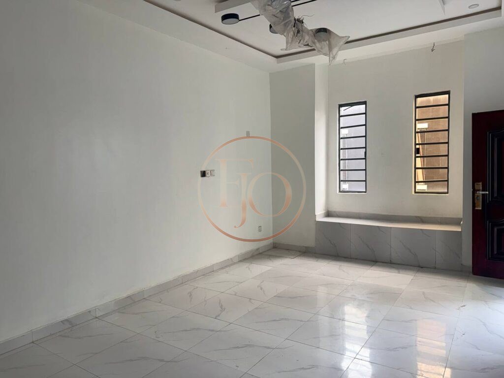 High Rental Yield Duplex with Private Parking