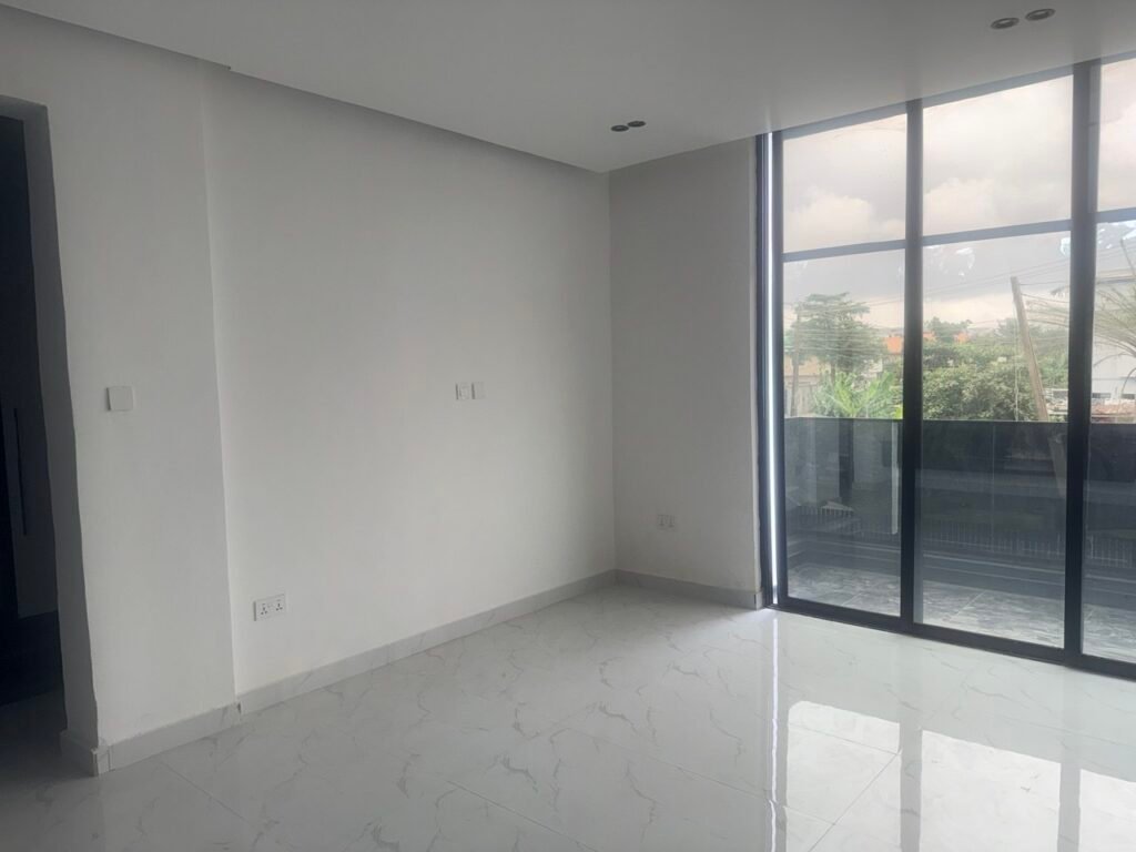 Decent Compound. Unique 3 Bedroom Terrace Duplex with BQ