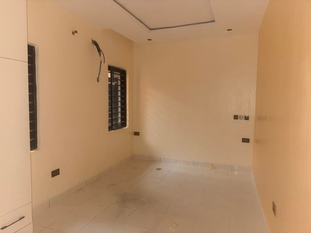 Beautifully finished 1-Bedroom Flat