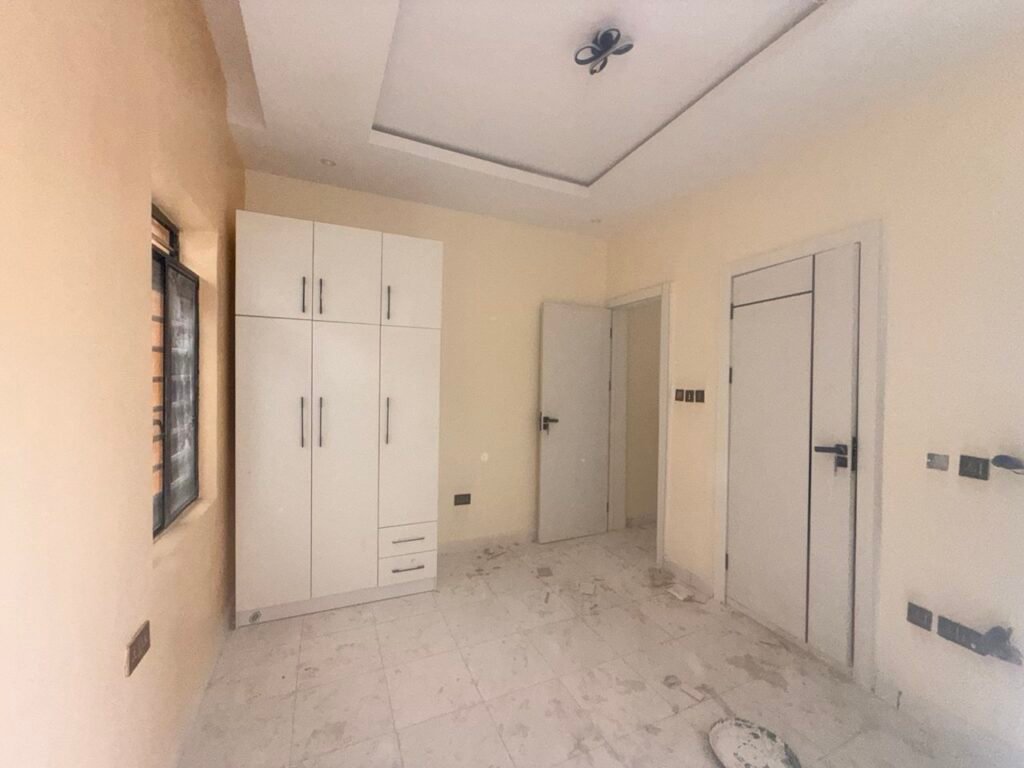 Beautifully finished 1-Bedroom Flat