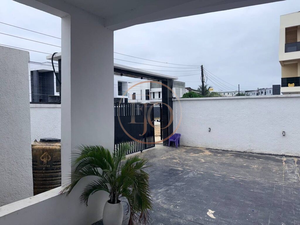 Best Price for 4 Bedroom Terrace Duplex with Fitted Kitchen.