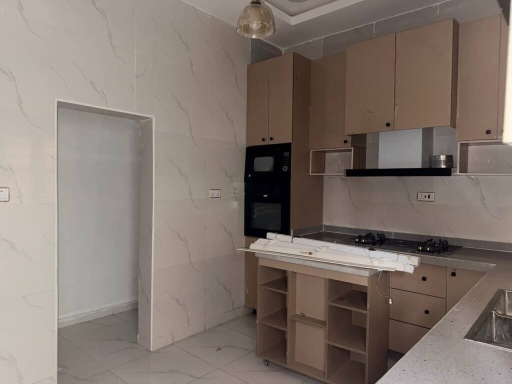 Ideal Investment Property | 4-Bed Duplex for Sale | Pay and Pack In.