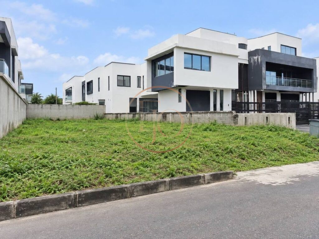 748 SQM Residential Plot of Land for Sale in Pinnock Beach Estate-N850M