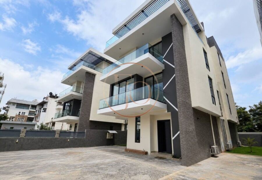 $120k-Luxury 6-Bedroom Detached Duplex for Rent in Banana Island