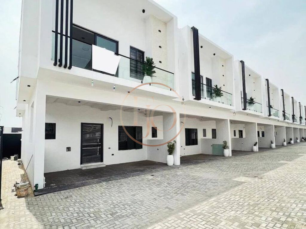 N130M-SUPER DISTRESS SALE- Spacious 4 Bedroom Terrace Duplex-lekki-lagos
