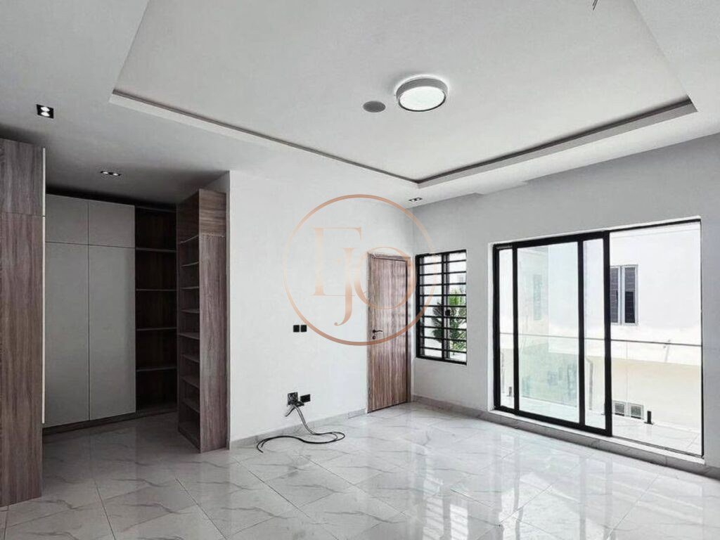 N130M-SUPER DISTRESS SALE- Spacious 4 Bedroom Terrace Duplex-lekki-lagos